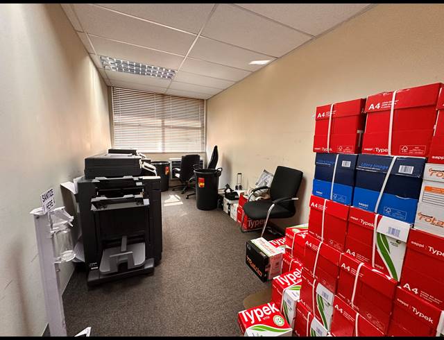 1,868M² OFFICE TO LET IN PARKTOWN